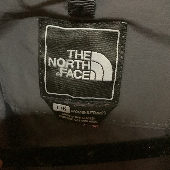 The North Face Ladies Sz Large Jacket w a few minor spots - Picture 12 of 16